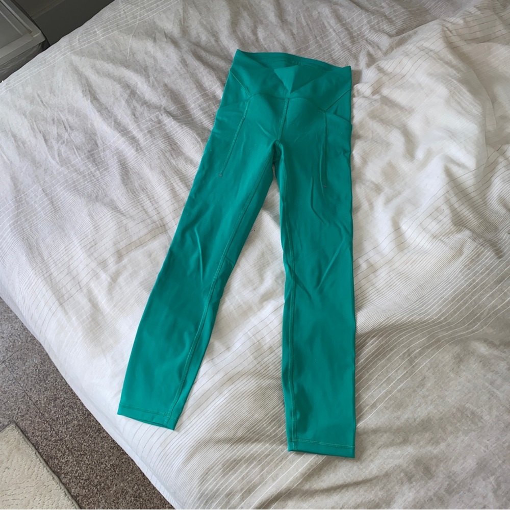Lulu Cropped Leggings - never worn